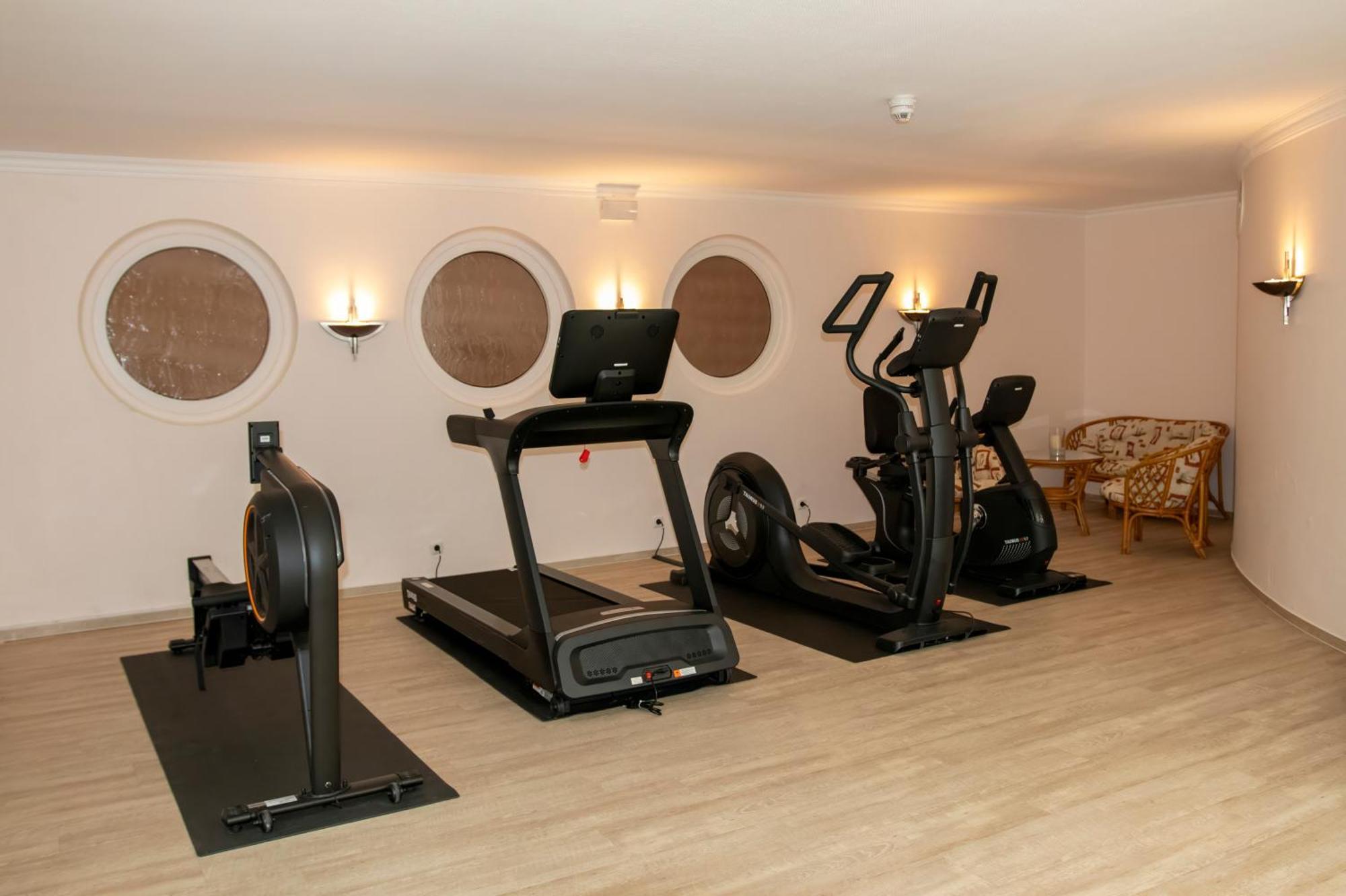 Golf- Und Wellnesshotel Amtsheide Bad Bevensen Exterior photo